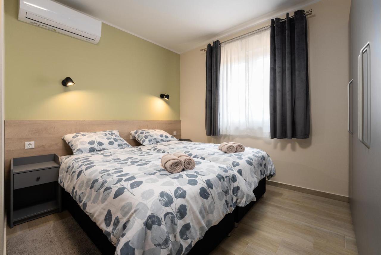 Holiday House Leana Pazin Exterior foto