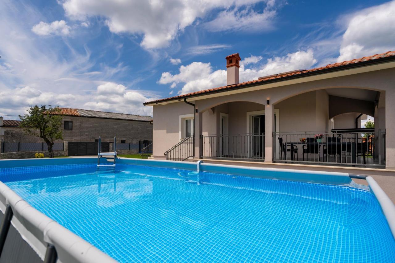 Holiday House Leana Pazin Exterior foto