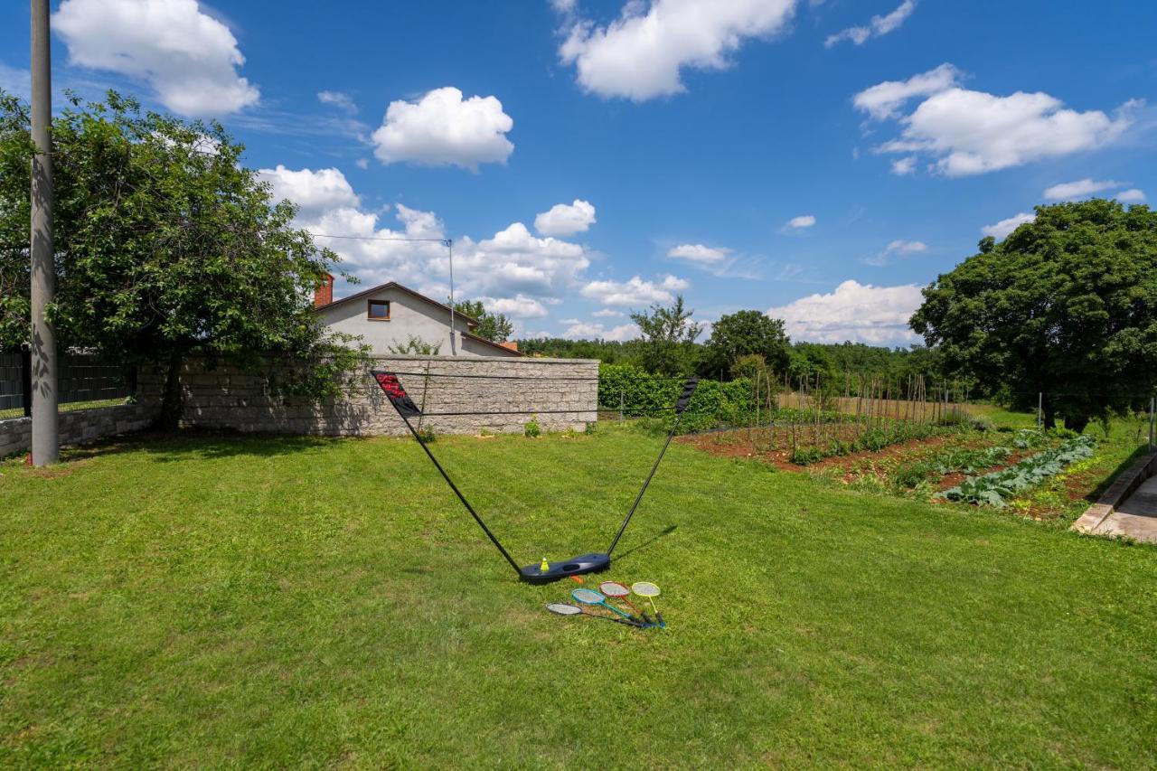 Holiday House Leana Pazin Exterior foto